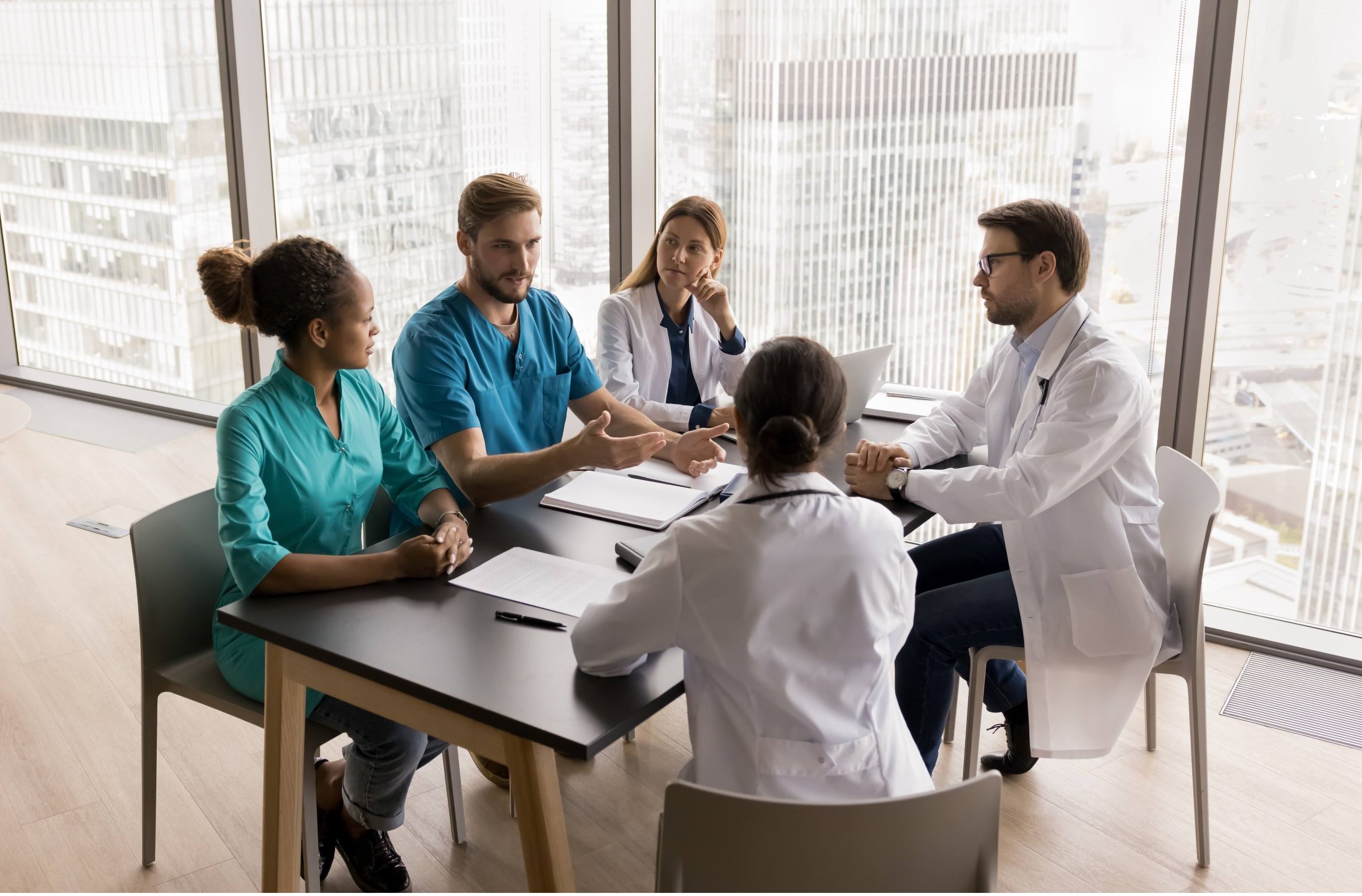 Governare la multidisciplinarietà: l’organizzazione come driver di sicurezza e qualità clinica