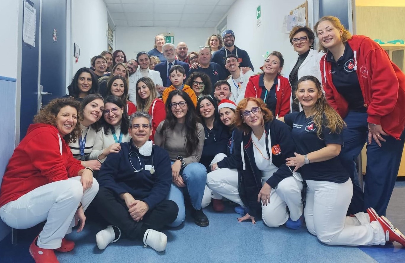 Uno strumento combinato di autovalutazione e valutazione del tutor per la formazione annuale degli infermieri neoassunti in un Programma Trapianti orientato agli standard di alta qualità assistenziale